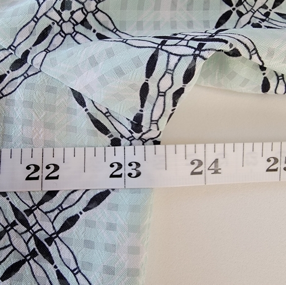 CROFT & Barrow Scoopneck Trellis Print Blouse Size L EUC - Picture 5 of 9